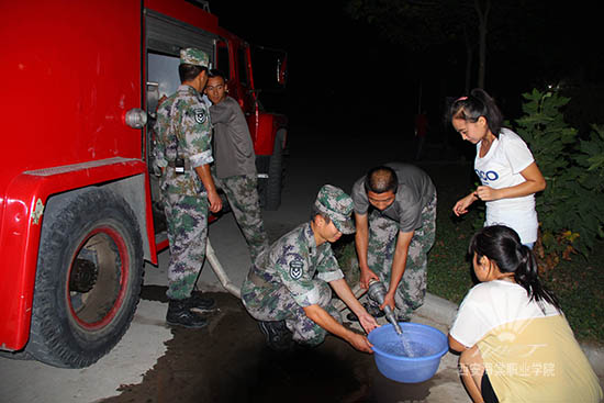 管道破裂用水难，消防送水解人愁