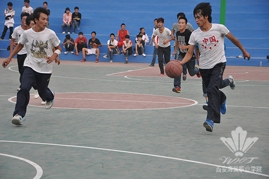 西安海棠学院中医美容学院与医学院“篮球友谊赛”顺利举行