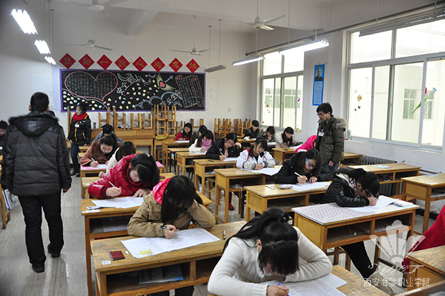 beat365中文官方网站2013—2014学年第一学期期末考试全面展开