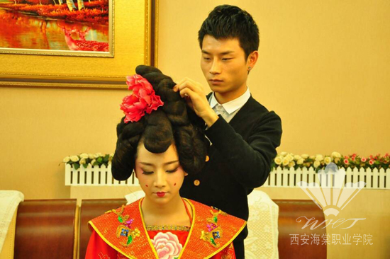 陕西一套《七女秀陕西》栏目组走进海棠学院中医美容博物馆